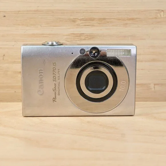 Canon PowerShot SD770 IS Digital Camera Silver 10MP 3x Optical Zoom - Picture 5 of 10